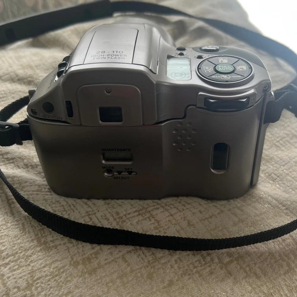 Olympus IS-20 DLX 35mm Film Camera & Camera Bag